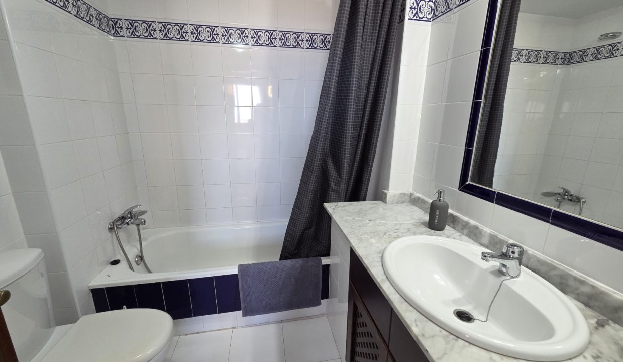 20251001_122221_copy_1600x1200